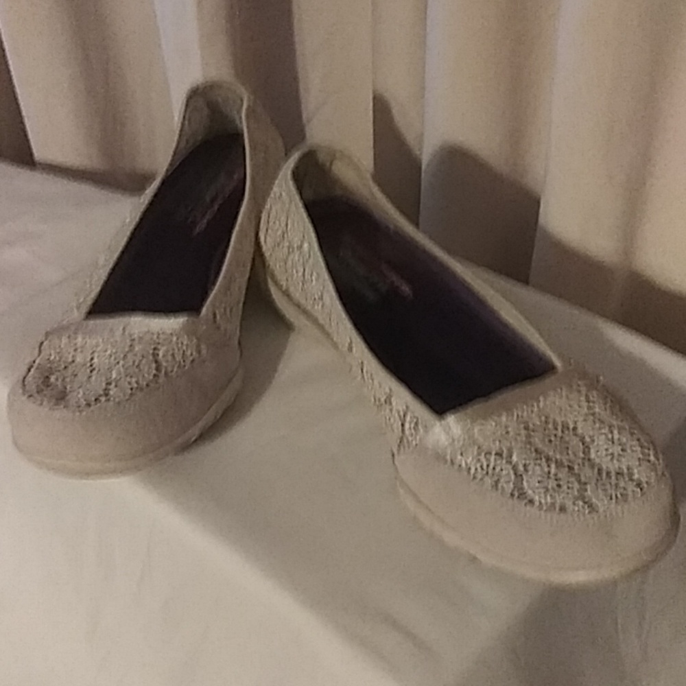 Shoes - Picture 2 of 4